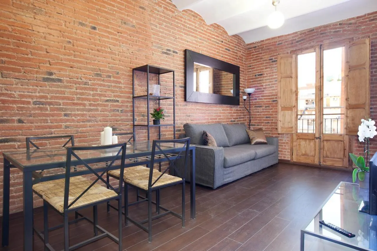 Central Apartment In Eixample Барселона